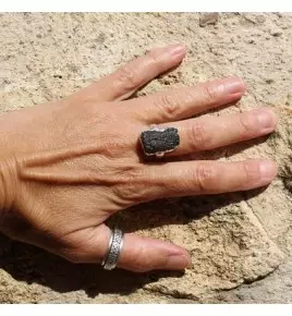 bague argent et moldavite
