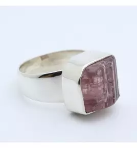 bague argent et tourmaline rose brute