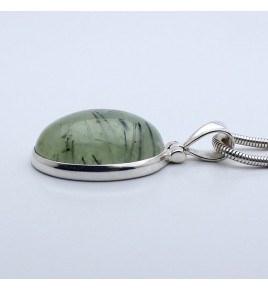 pendentif avec prehnite