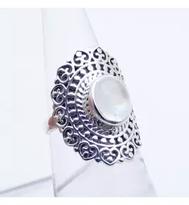 bague pierre blanche