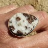 bague pierre beige