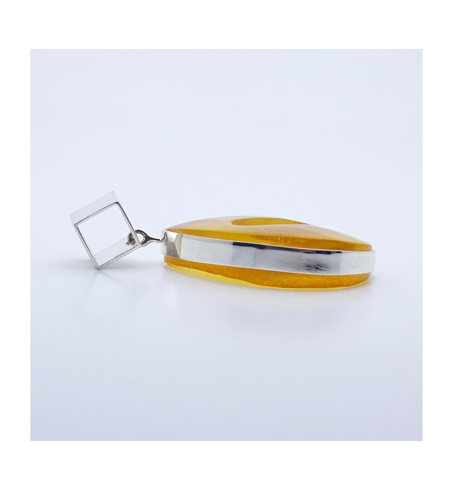 pendentif ambre baltique