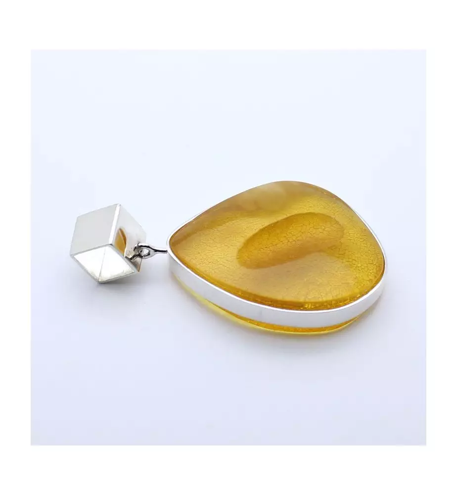 pendentif ambre jaune pendentif ambre jaune