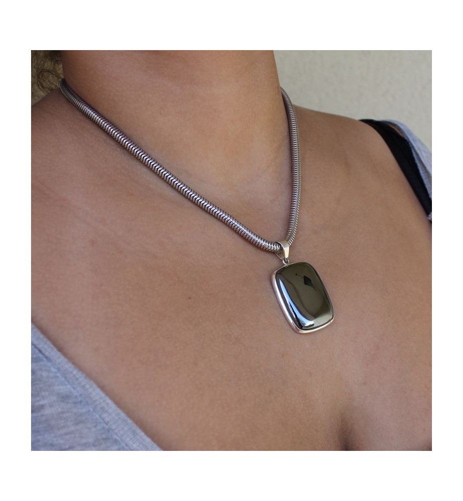 pendentif hematite femme