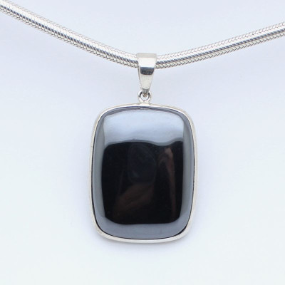 Pendentif Hématite Pyramide - Collier Pierre Noire - France Minéraux - Neuf Avec étiquette