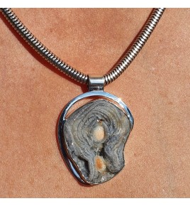 pendentif pierre bleue