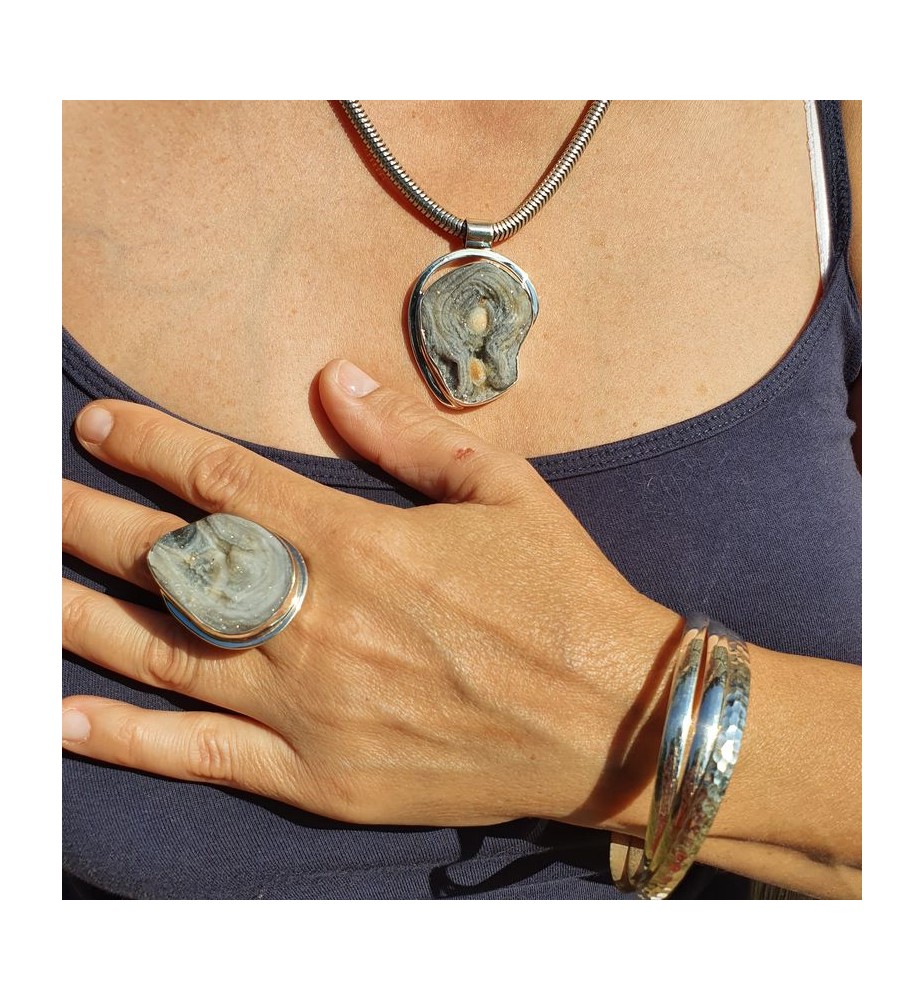 calcédoine bleue  brute bague