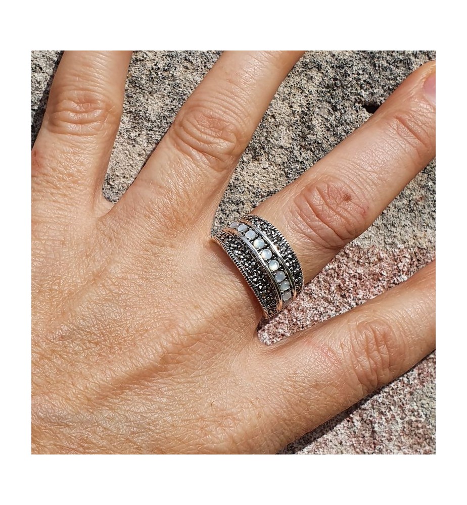 Bague Argent Taille 56 Neuve Avec Nacre Blanche Et Marcassites - Poinçonné - Style Ovale