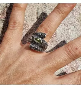 bague péridot marcassite