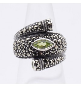 bague péridot marcassite