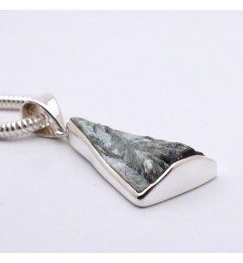 pendentif pierre verte