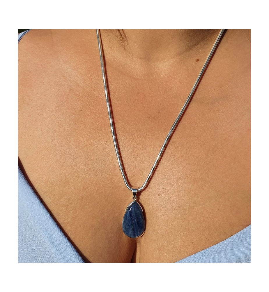 pendentif cyanite bleue