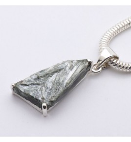 pendentif pierre verte