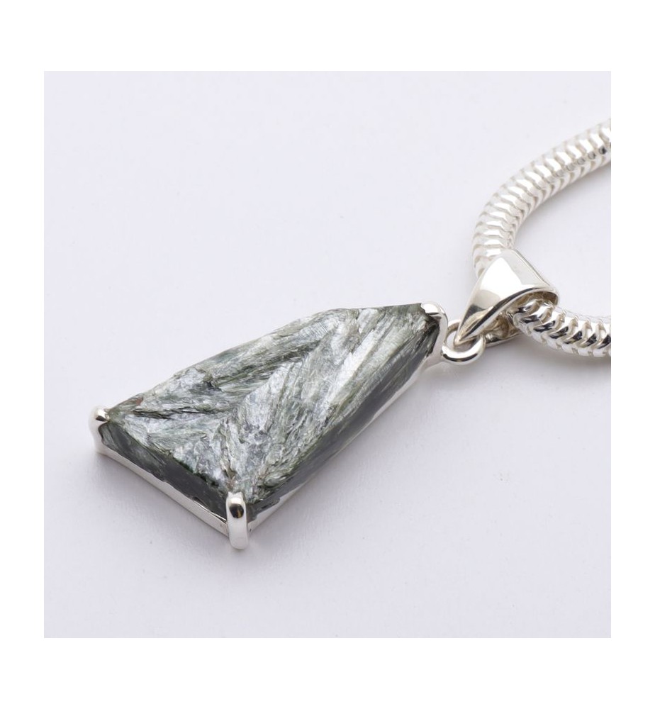 pendentif pierre verte