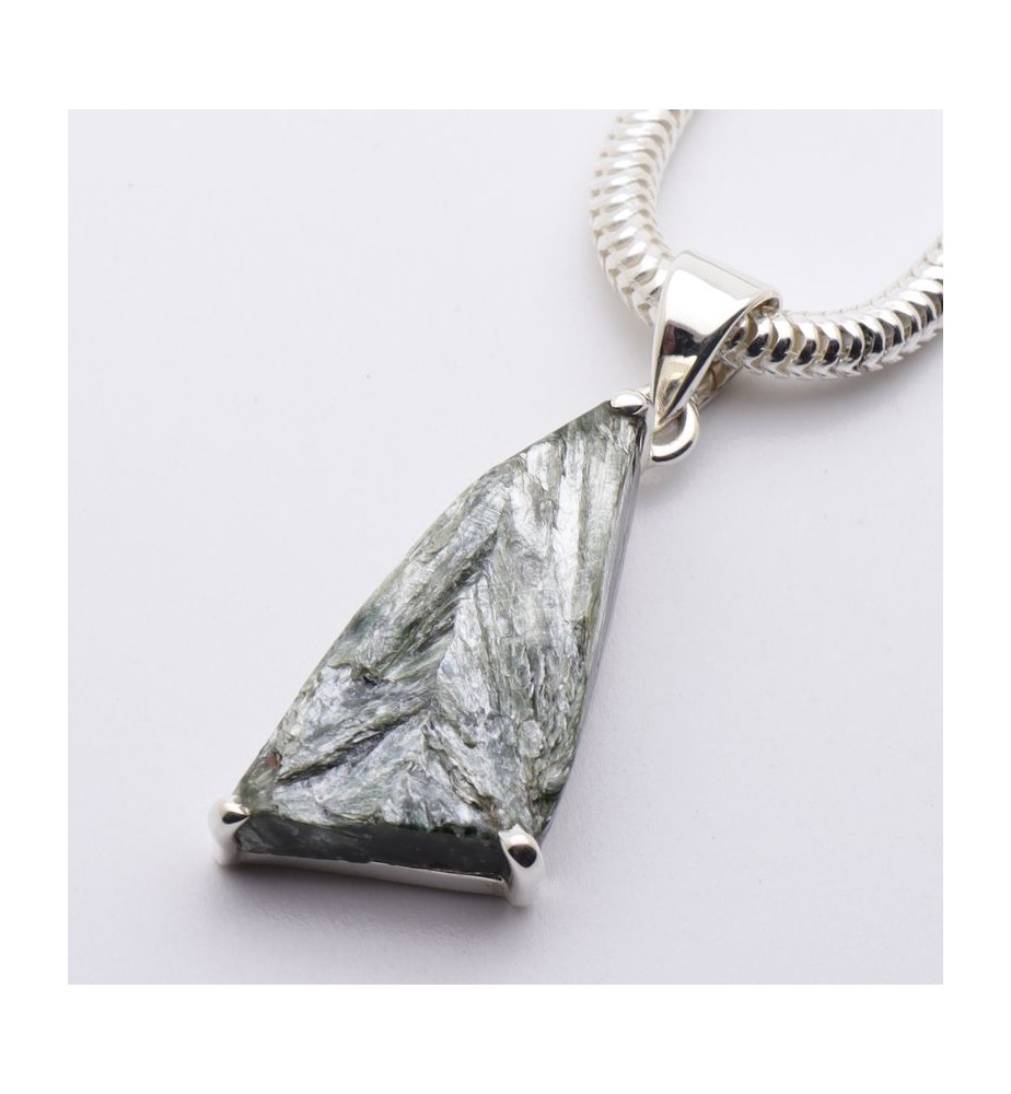 pendentif pierre  brute