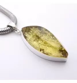 pendentif ambre baltique