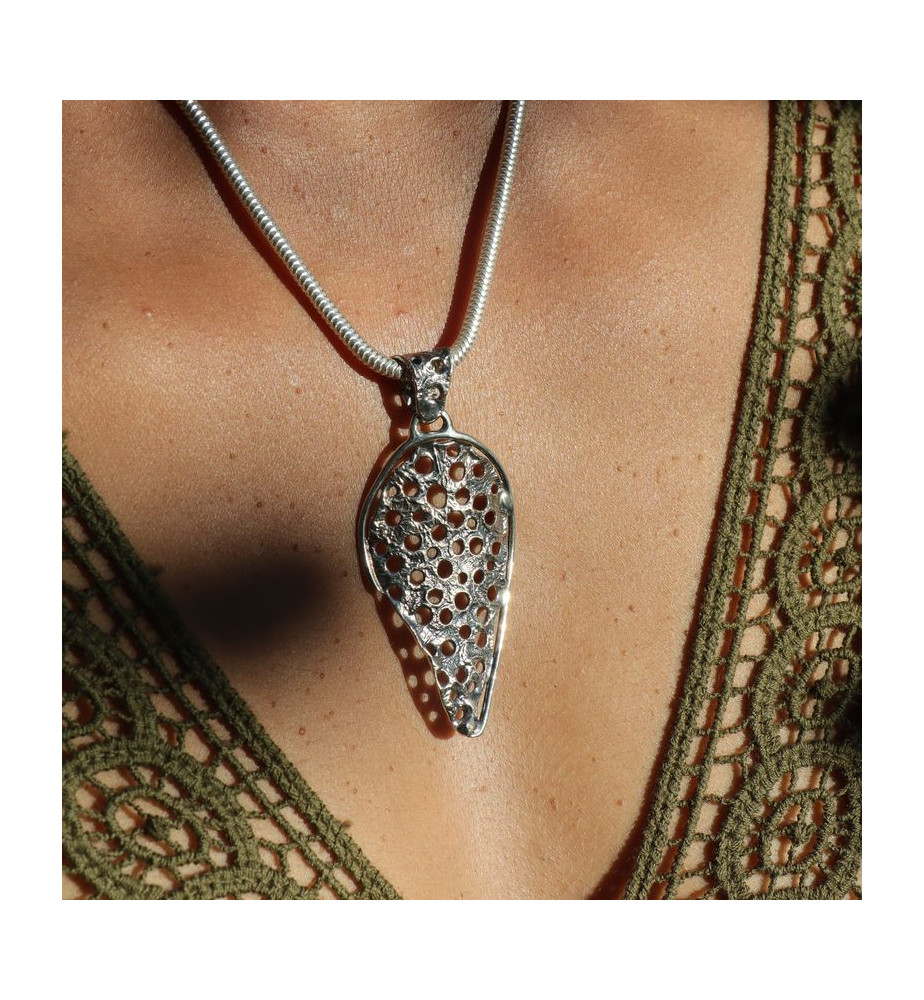 Ancien Pendentif Argent Massif 925 – Breloque Ethnique Boule Artisanale