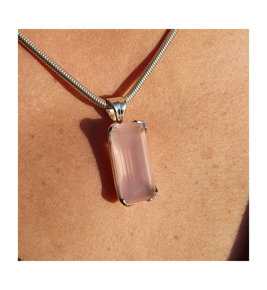 pendentif pierre rose femme