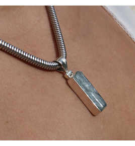 pendentif pierre brute aigue marine