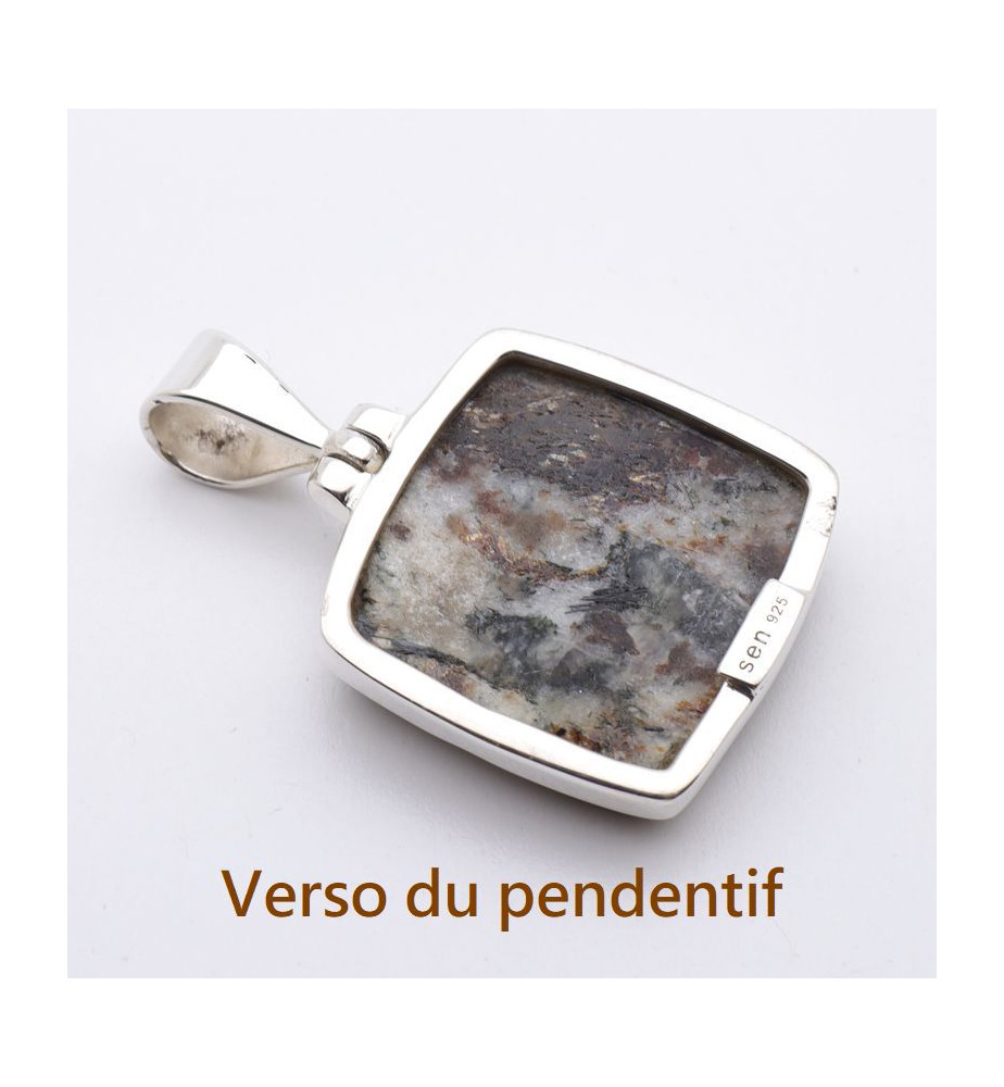 bijou pendentif pierre