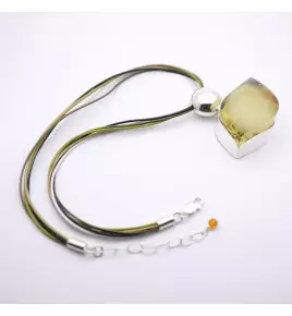 collier ambre de créateur
