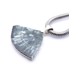 pendentif pierre verte