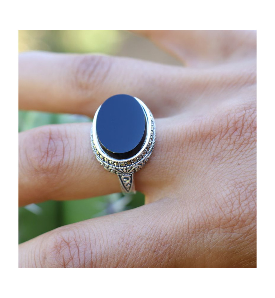 Bague En Argent Avec Onyx 8x5 Mm Et Marcassites 5x3 Mm - Neuf Sans Emballage