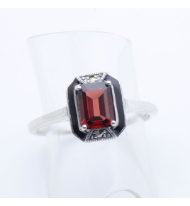 bague grenat marcassite