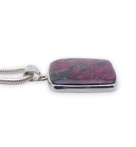 pendentif eudialyte