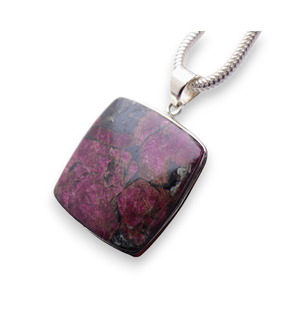 eudialyte pendentif
