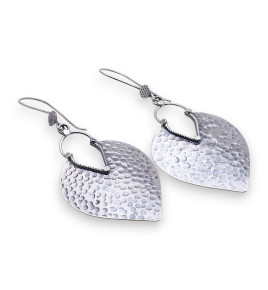 boucle d'oreille imposante