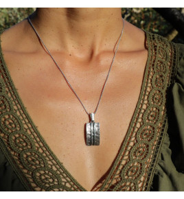 Pendentif en argent 925 texturé avec deux bandes d'argent poli