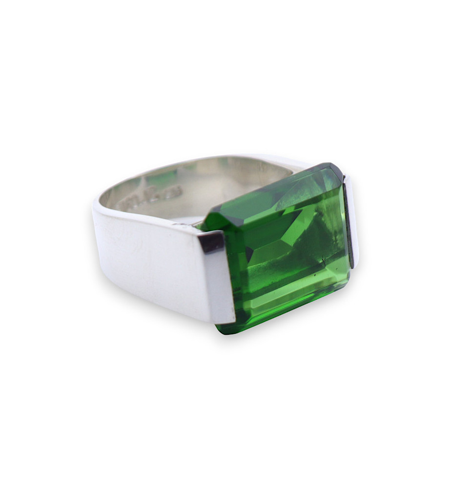 Bague en argent 925 ornée d'une obsidienne vert émeraude rectangulaire