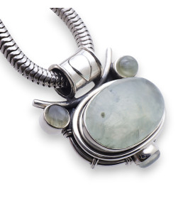 pendentif argent et pierre verte