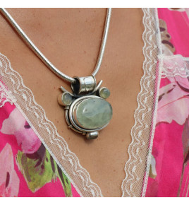 pendentif avec prehnite