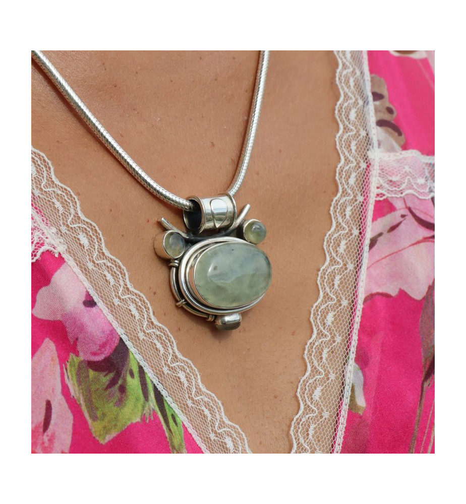 pendentif avec prehnite