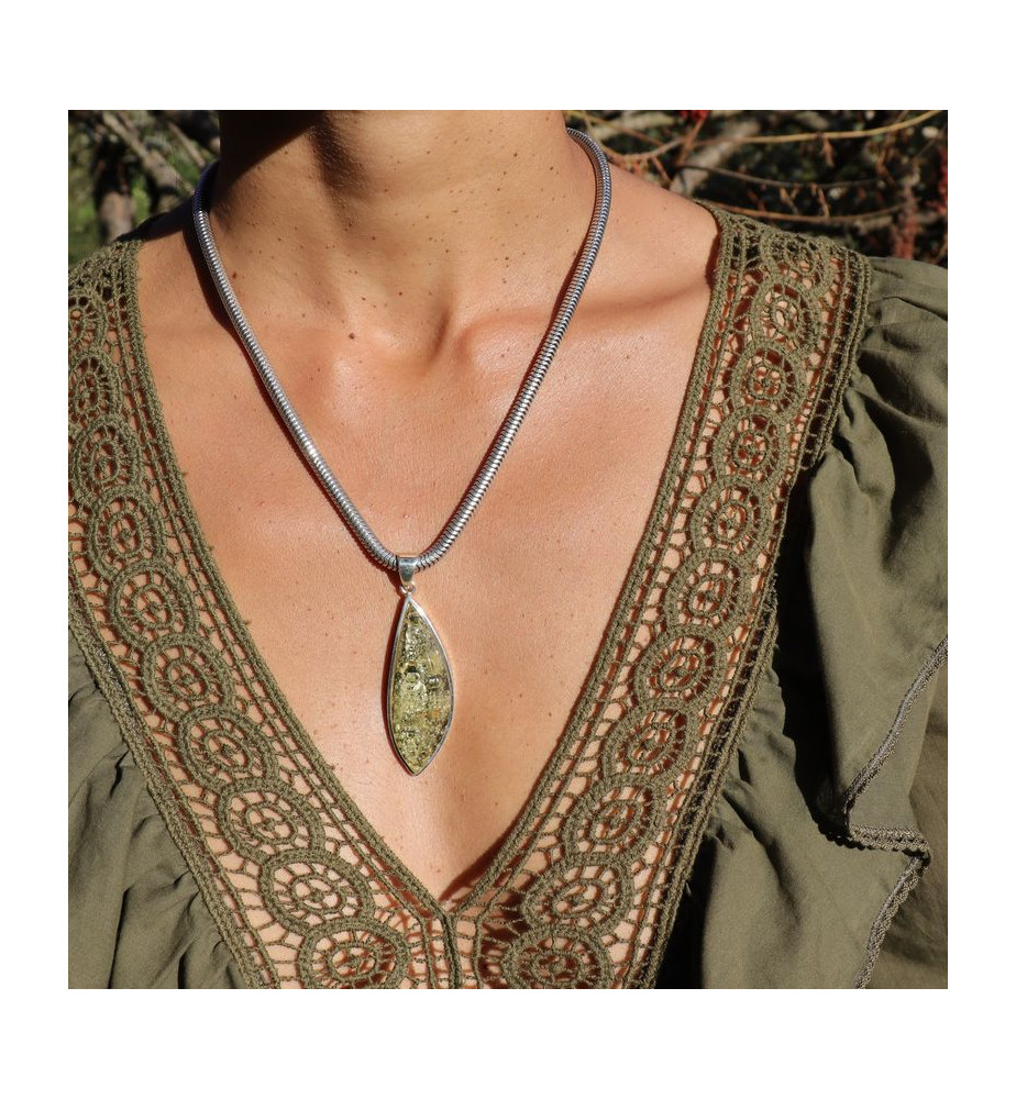 pendentif ambre verte