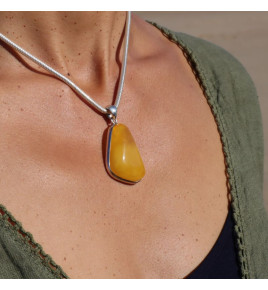 pendentif ambre jaune