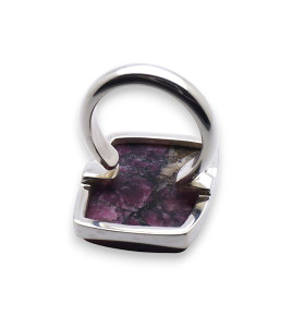 bague argent avec eudialyte