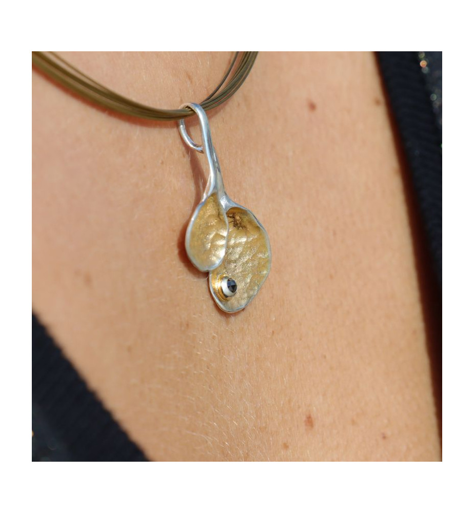 pendentif diamant noir femme