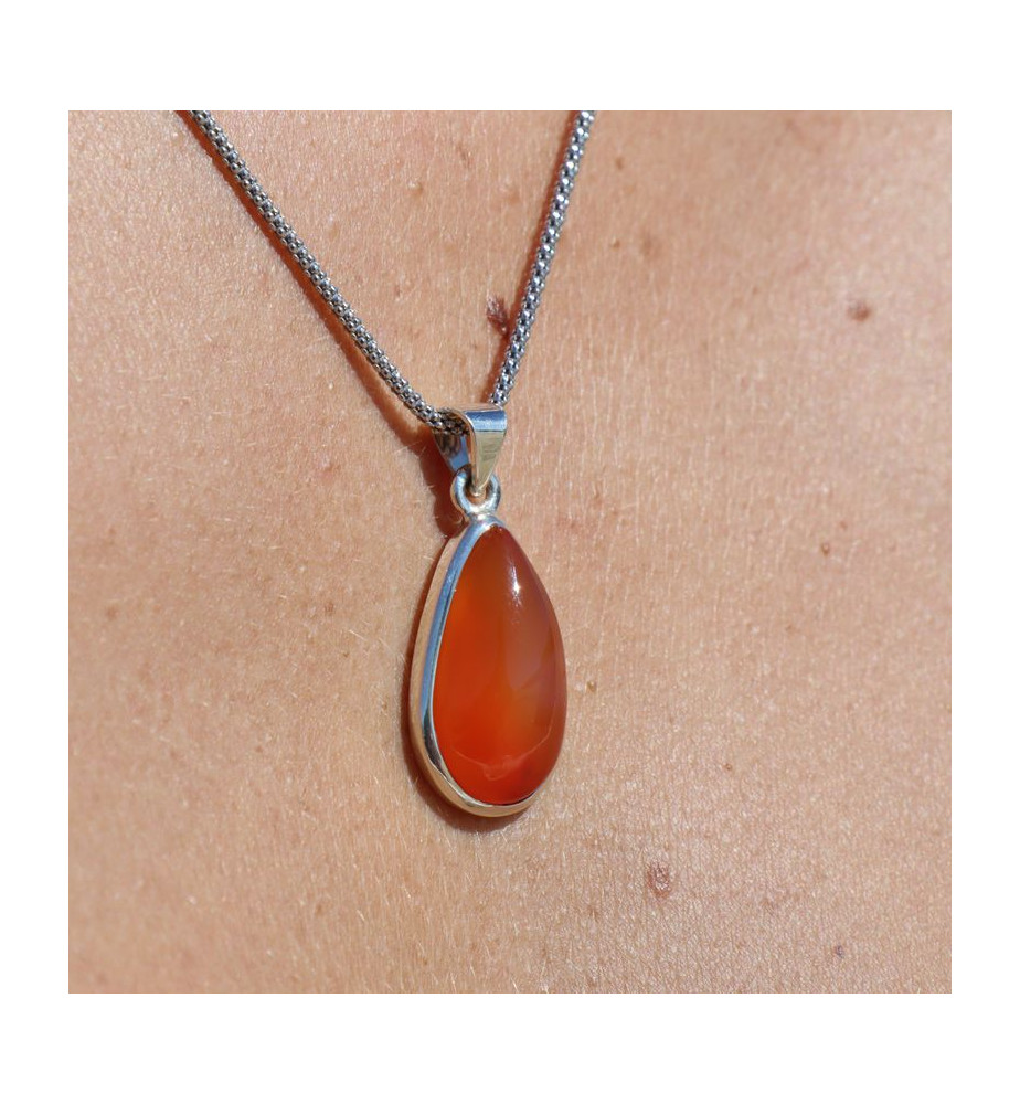 pierre cornaline pendentif