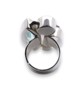 bague argent et pierres de luxe