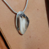 pendentif argent et bois pétrifié