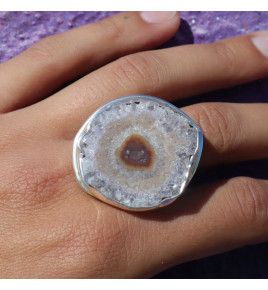 Bague en argent 925 empierrée d'une grande améthyste stalactite
