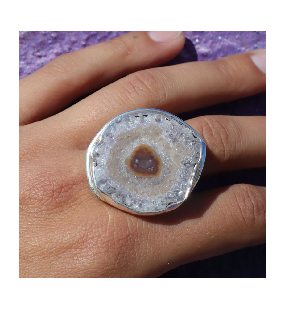 Bague en argent 925 empierrée d'une grande améthyste stalactite