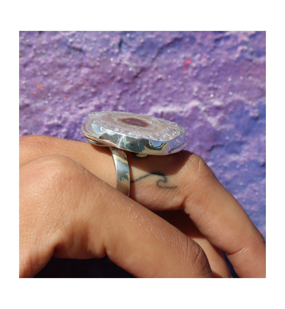 Bague en argent 925 empierrée d'une grande améthyste stalactite
