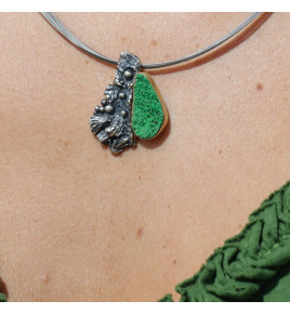 pendentif uvarovite argent