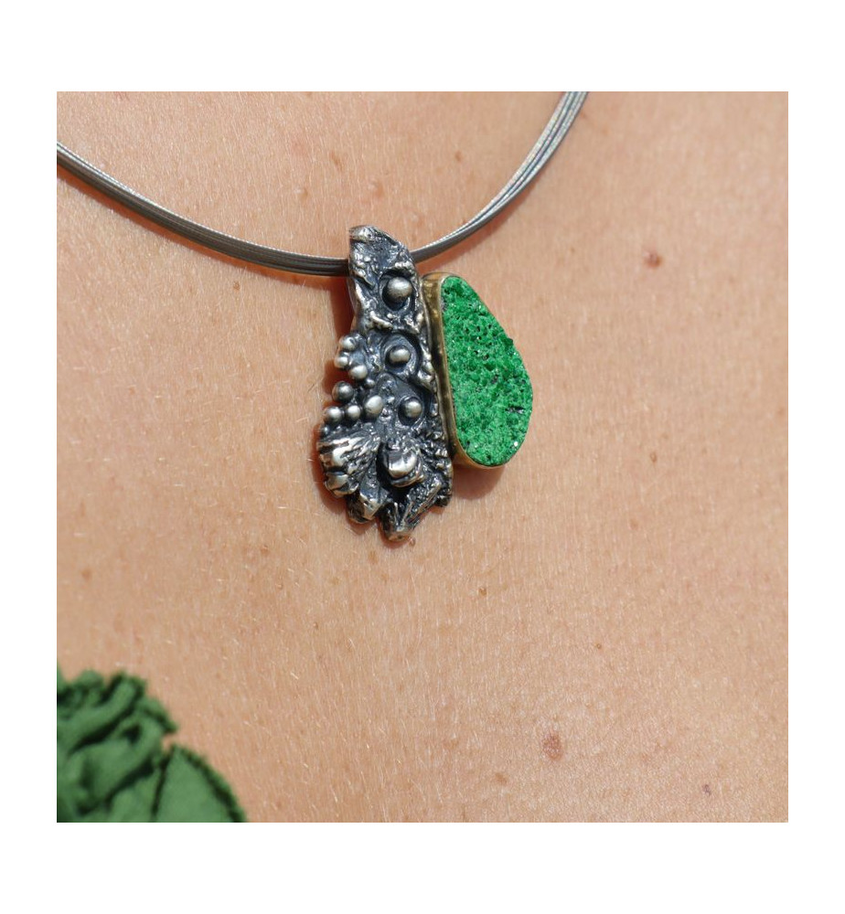 pendentif uvarovite originale