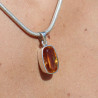 pendentif avec pierre jaune