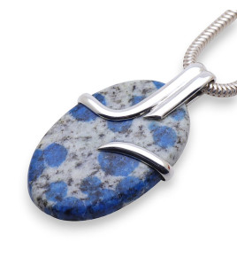 pierre k2 pendentif jaspe